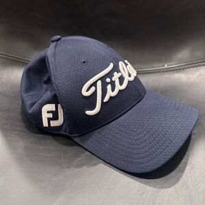 Titleist Tour Elite FJ Pro V1 Golf Hat - Navy Blue - Size S/M. Great Cond